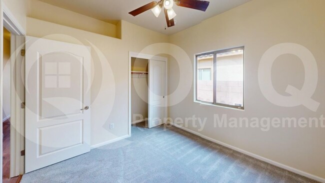Building Photo - 11886 W Fontenelle Dr