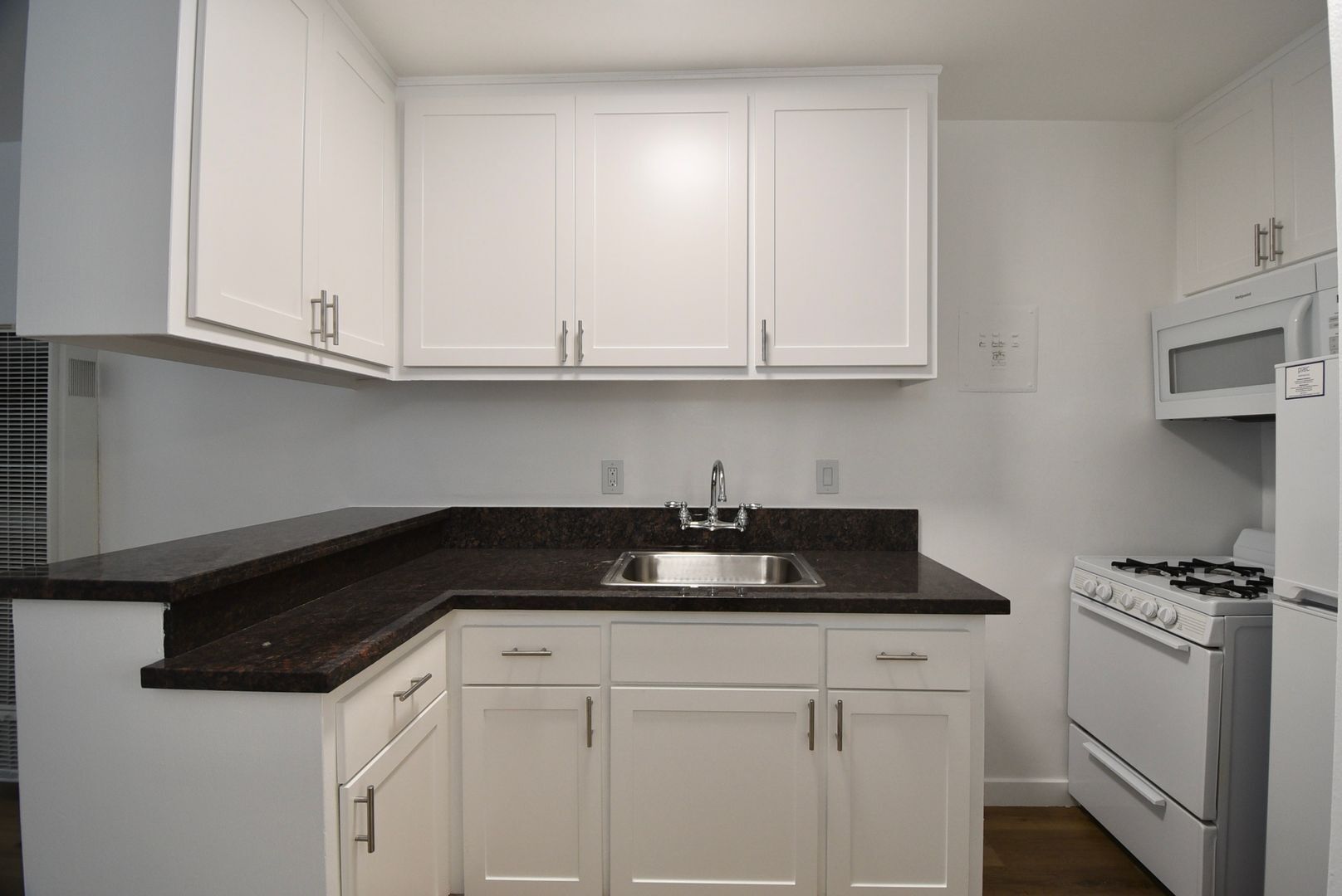 Building Photo - 10645 Valley Spring Ln