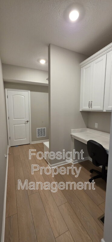 Building Photo - 653 Mill Stone Dr