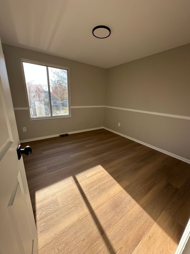 Building Photo - 4 bedroom 2.5 bath single family in Burlington Township