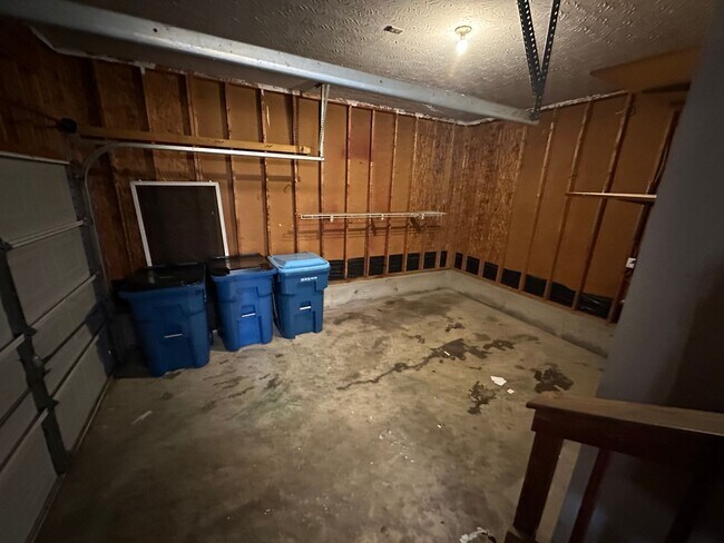 Building Photo - Spacious, Recently Updated J-Town 4BR / 1.5 BA Home for Rent!