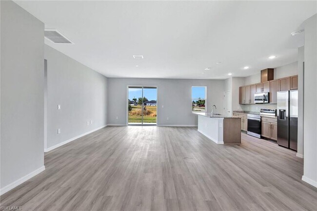 Building Photo - 1310 NW Juanita Pl