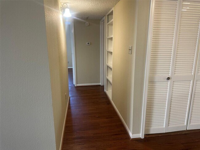 Building Photo - 2120 El Paseo St
