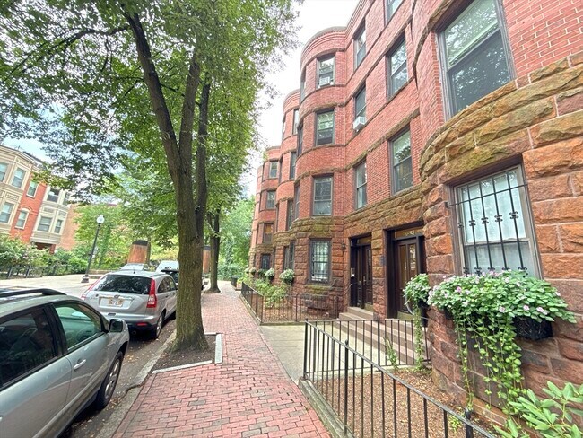 Building Photo - 25 Follen St