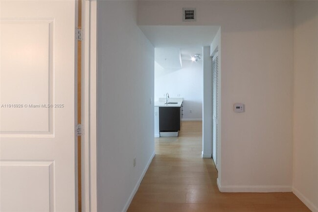 Building Photo - 333 NE 24th St