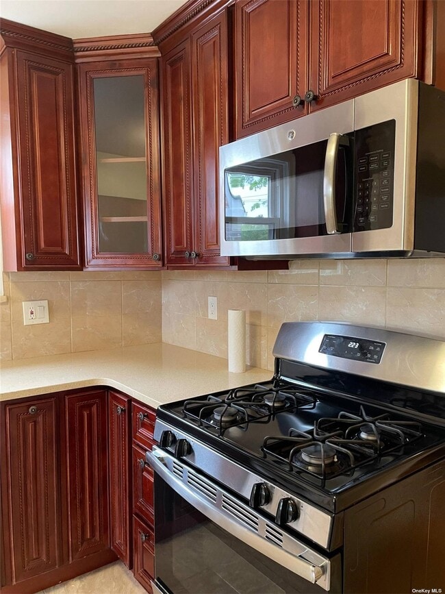 Building Photo - 154-12 19th Ave