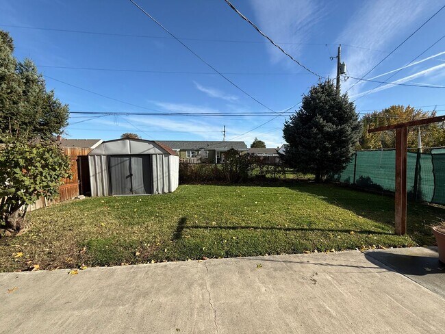 Building Photo - Completely Remodeled Three Bedroom One Bat...