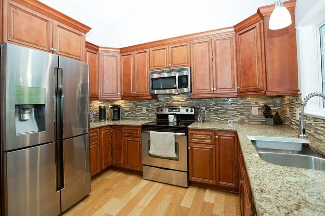 Building Photo - 5 Kemper Woods Ct