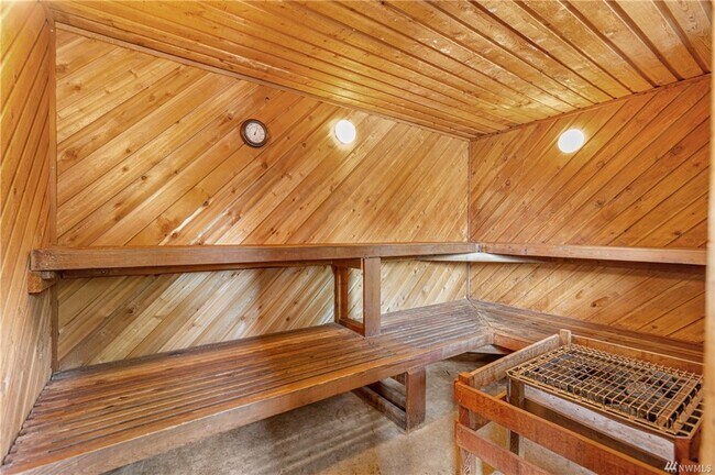 Building Photo - 9517 NE 180th St