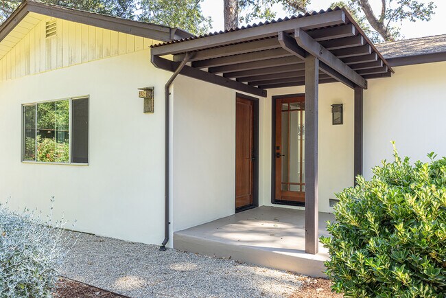 Building Photo - 525 Keyes Ave