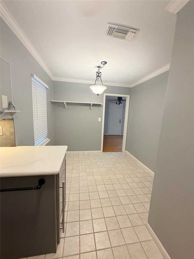 Building Photo - 4833 Hazelton St