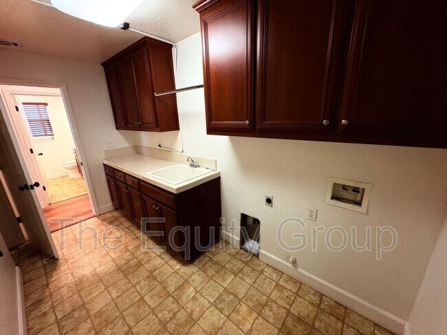 Building Photo - 3047 W Harold Ct