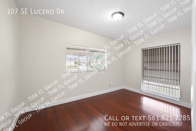 Building Photo - 107 SE Lucero Dr