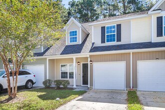 Building Photo - Beautiful FOUR bedroom townhome in Goose Creek!