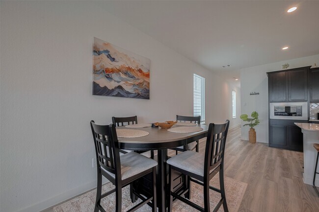 Building Photo - 3113 Crown Gate Dr