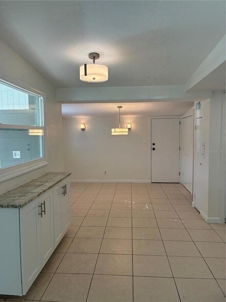 Building Photo - 6905 S Trask St