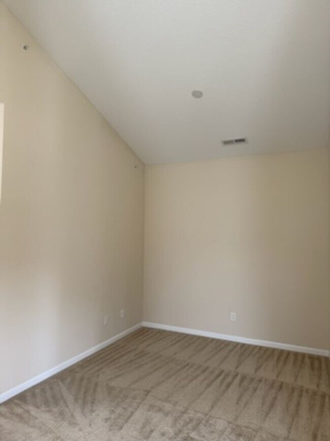 Building Photo - Wow! Incredible Luxury Townhome in William...