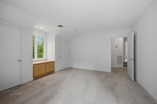 Building Photo - 5612 Stanford Ct