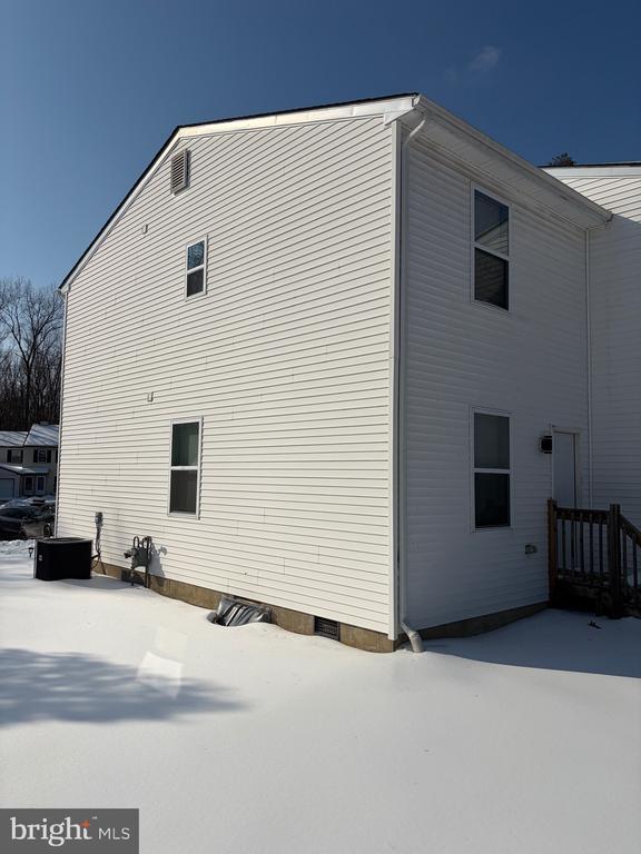 Building Photo - 35 Maynard Dr