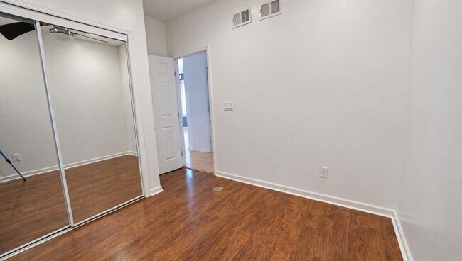 Building Photo - 275 Avenue A