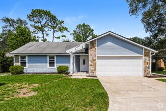 Building Photo - 3303 Hampstead Dr