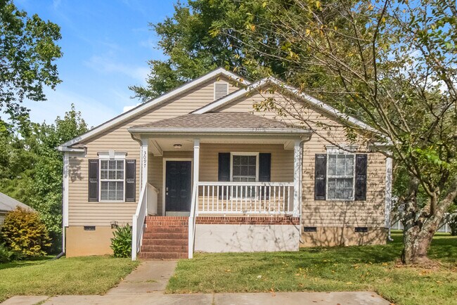 Primary Photo - 3097 Champion Ln SW