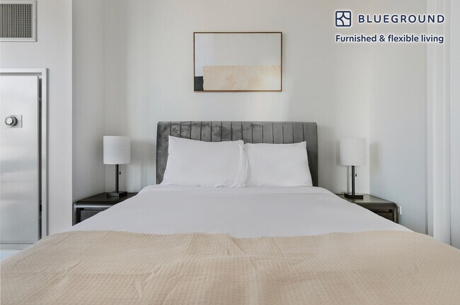 Building Photo - 730 W Couch Pl