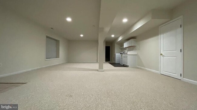Building Photo - 8832 Baileys Ct