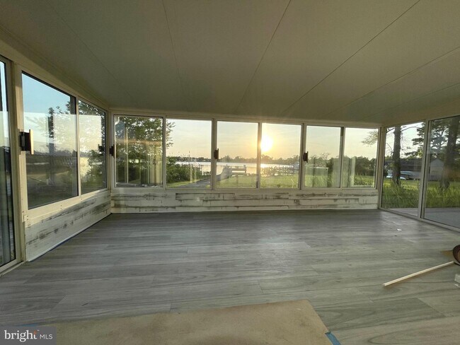 Building Photo - 1819 Sherman Dr