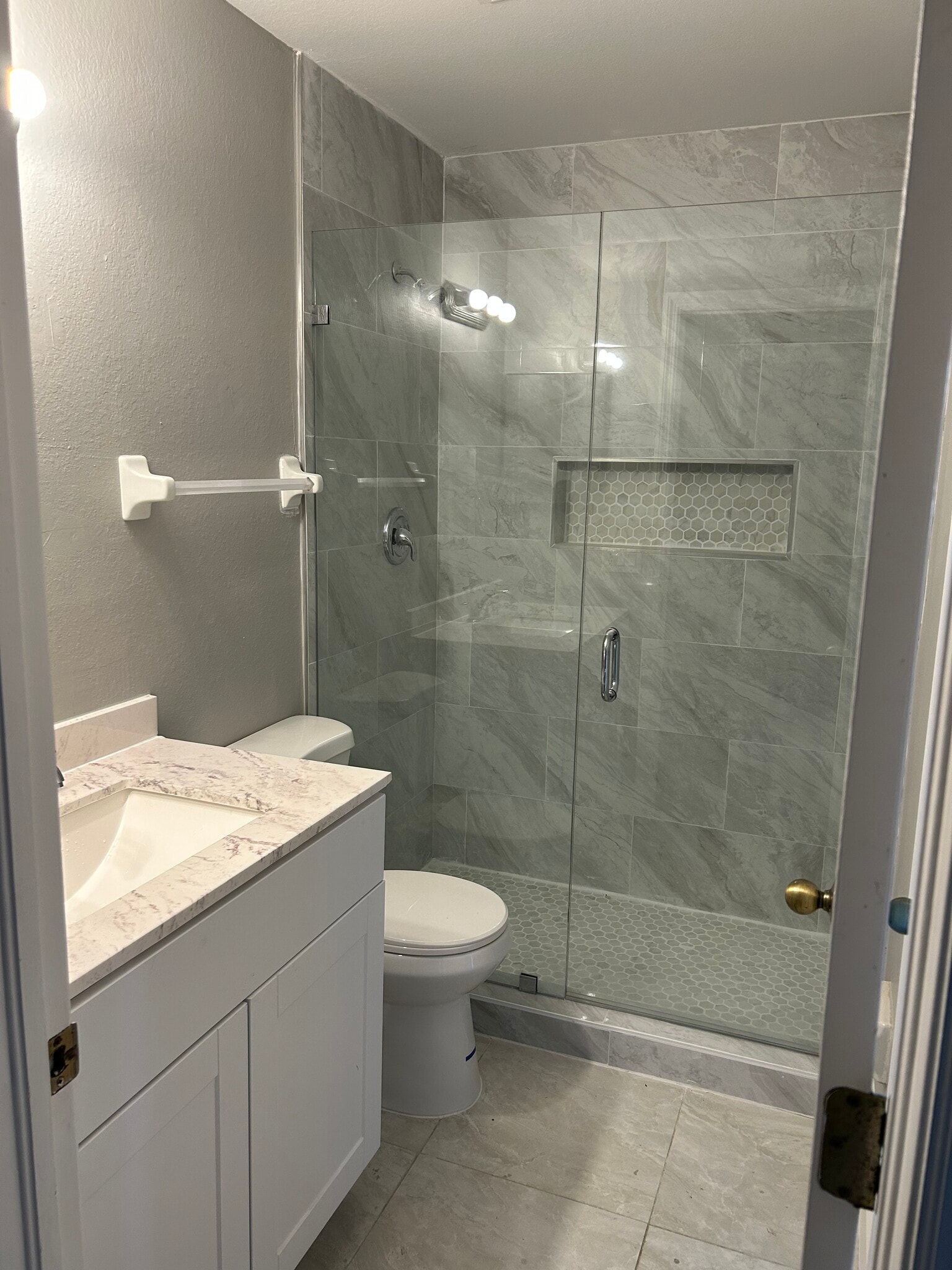 Building Photo - 2914 Santa Barbara Blvd