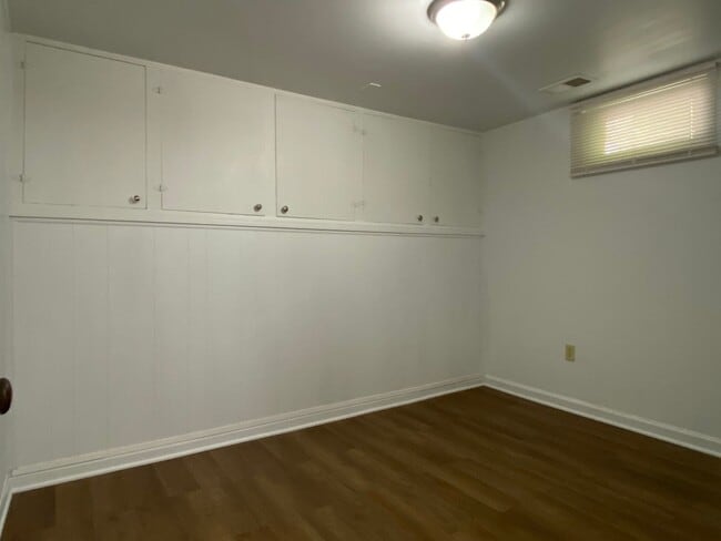 Building Photo - 1212 E 19th St