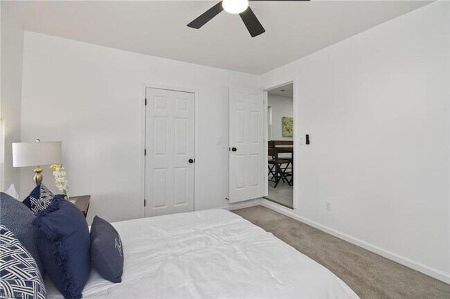 Building Photo - 13648 Track Ln