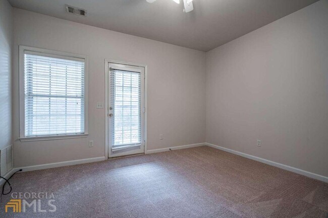 Building Photo - 1732 Highlands View Dr