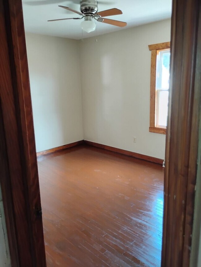 Building Photo - 3125 Kenwood St