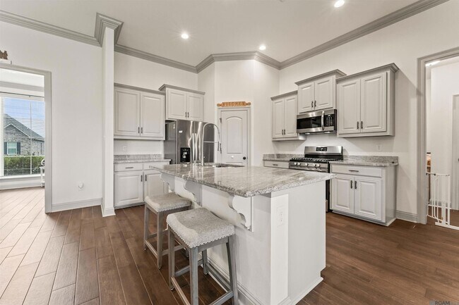Building Photo - 40053 Maddie Dr