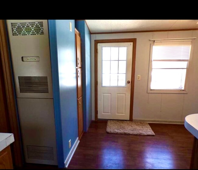 Front door. - 16314 County 6