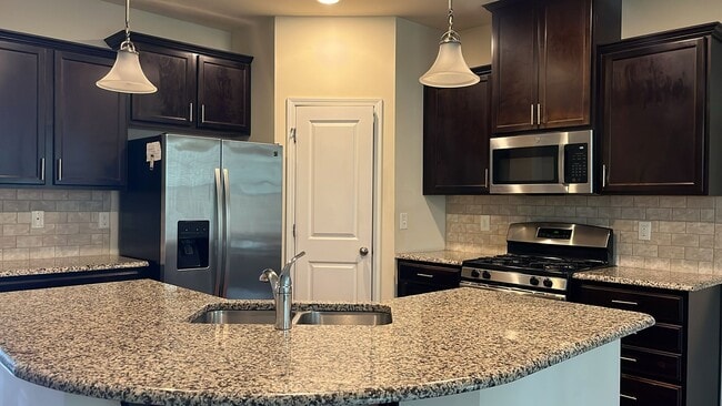 Building Photo - 702 Treviso Ln