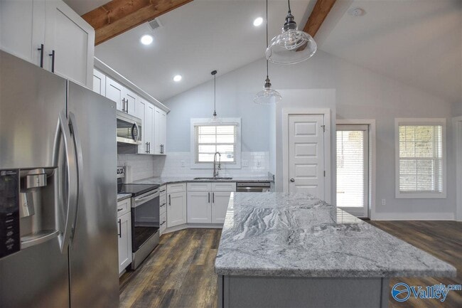 Building Photo - 300 Stone Hill Dr