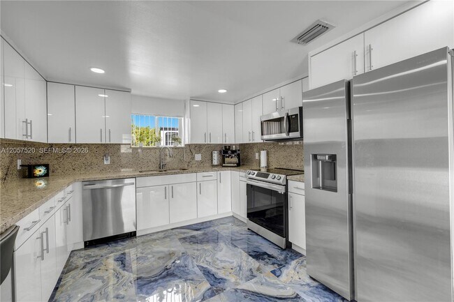 Building Photo - 10350 SW 48th St