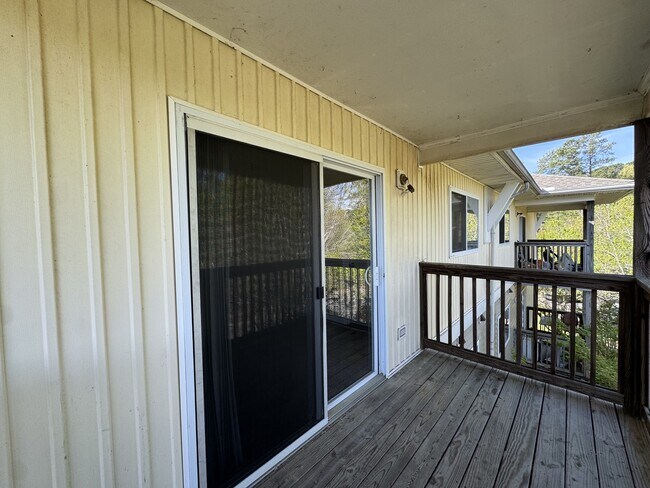 Building Photo - 303 Smith Level Rd