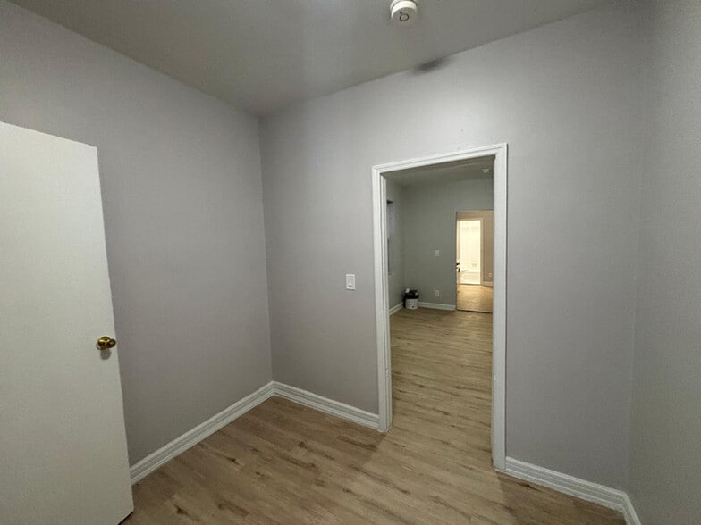 Building Photo - 303 58th St