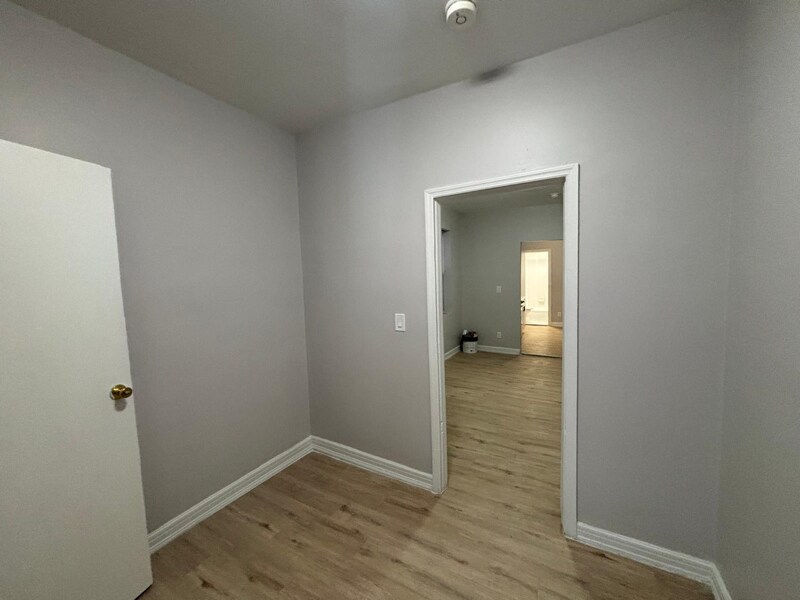 Building Photo - 303 58th St