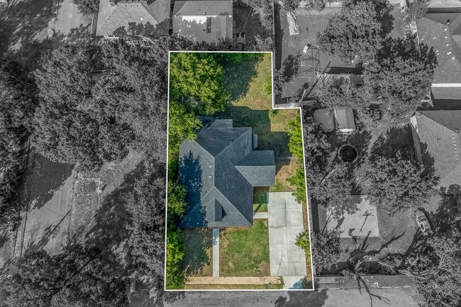 Building Photo - 1013 N 16th St