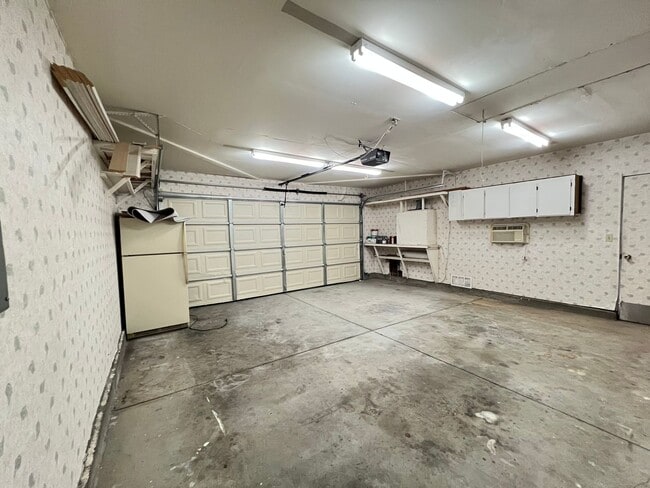 Building Photo - $500 MOVE IN SPECIAL!!!! 3 BEDROOM HOME IN PLEASANTON, CA!!!