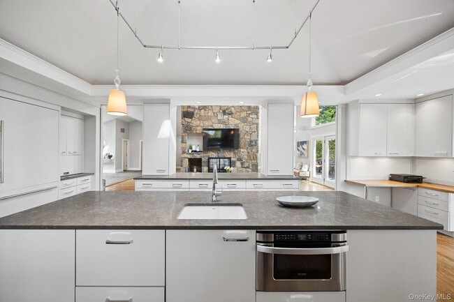 Building Photo - 4 Mohican Trail