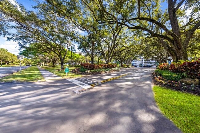 Building Photo - 3520 Oaks Way