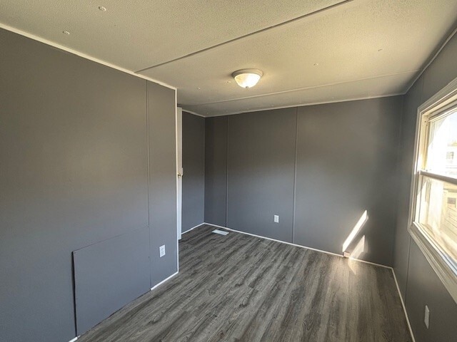 Building Photo - 831 N Pontiac Trail