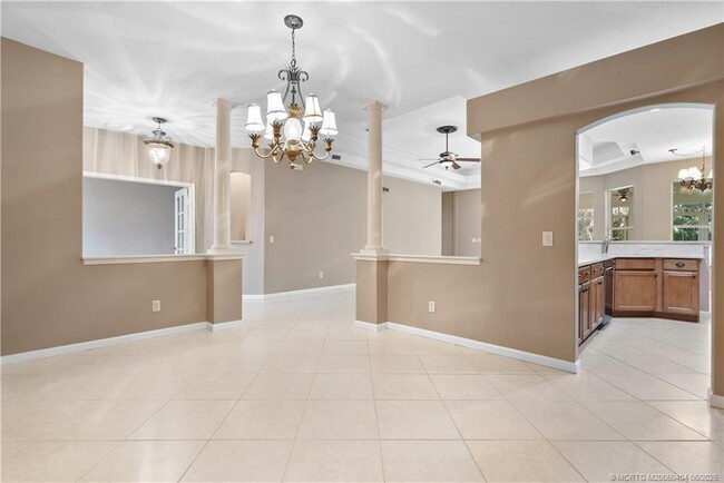 Building Photo - 4633 NW Red Maple Dr