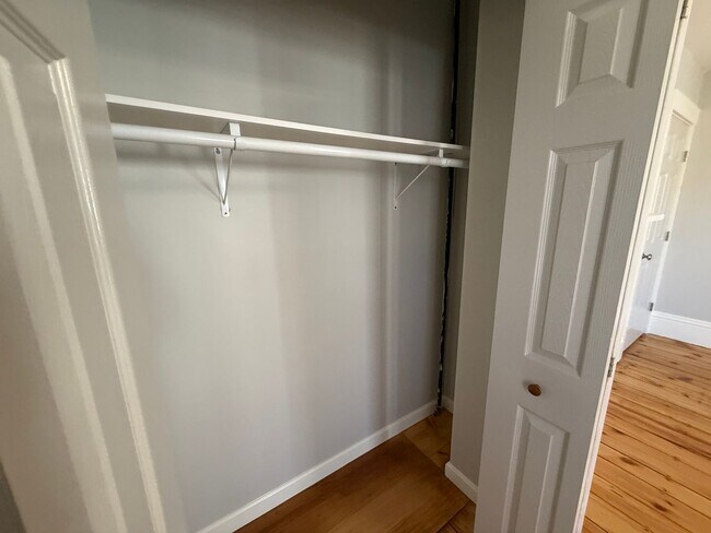 Building Photo - 319 Cedar St