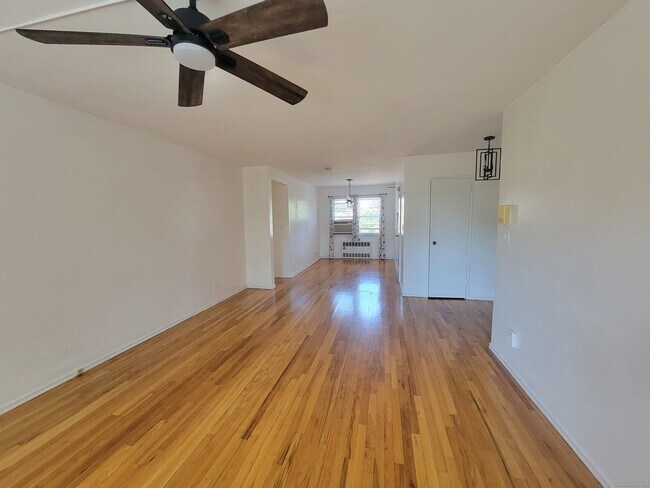 Building Photo - 73 Hope St